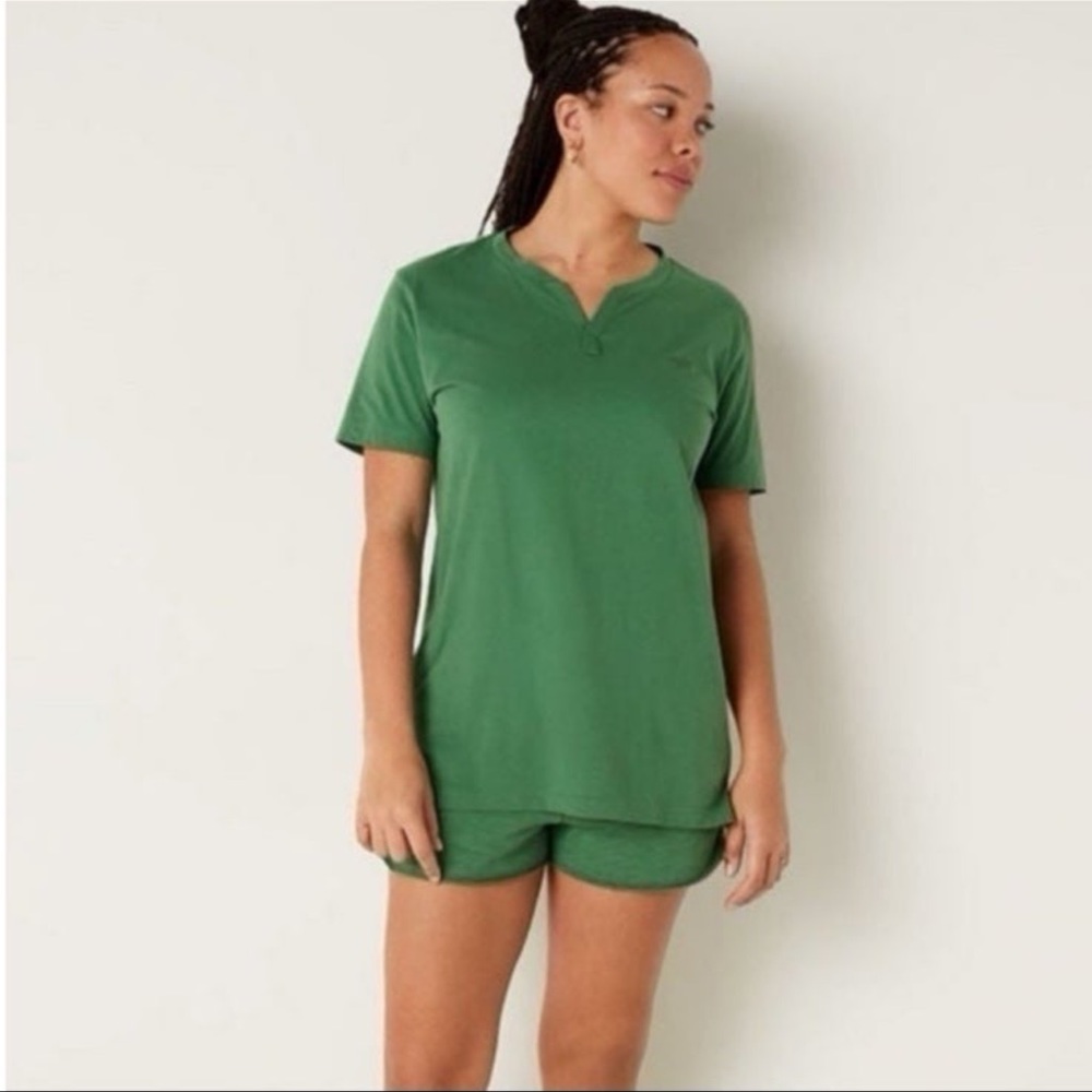 PINK VS CAMPUS HENLEY SHORT SLEEVE TEE